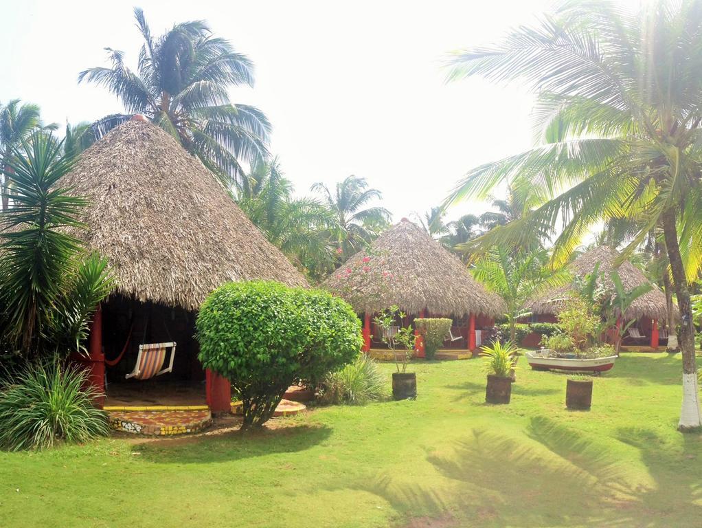 Paraiso Beach Hotel Brig Bay Ngoại thất bức ảnh