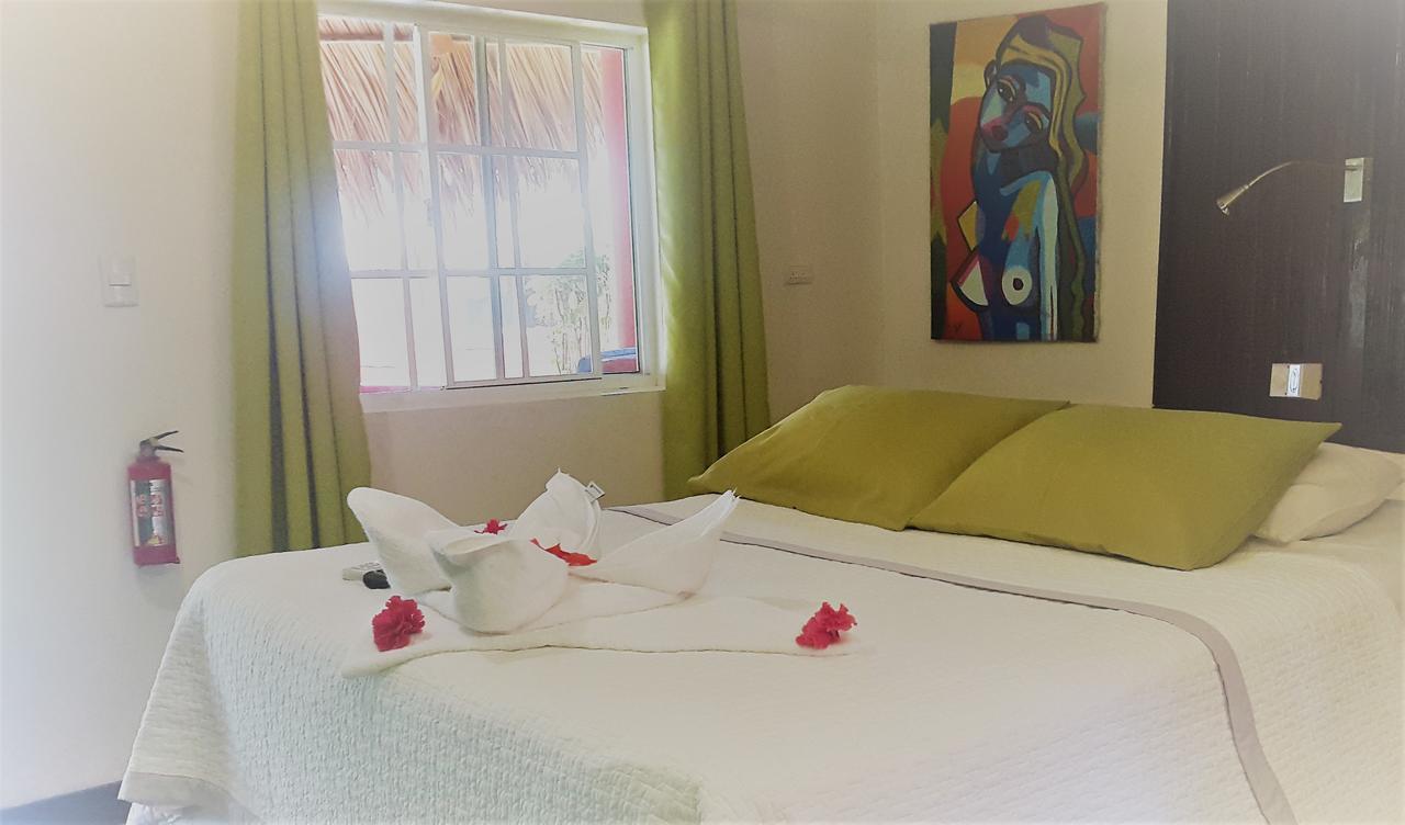Paraiso Beach Hotel Brig Bay Ngoại thất bức ảnh