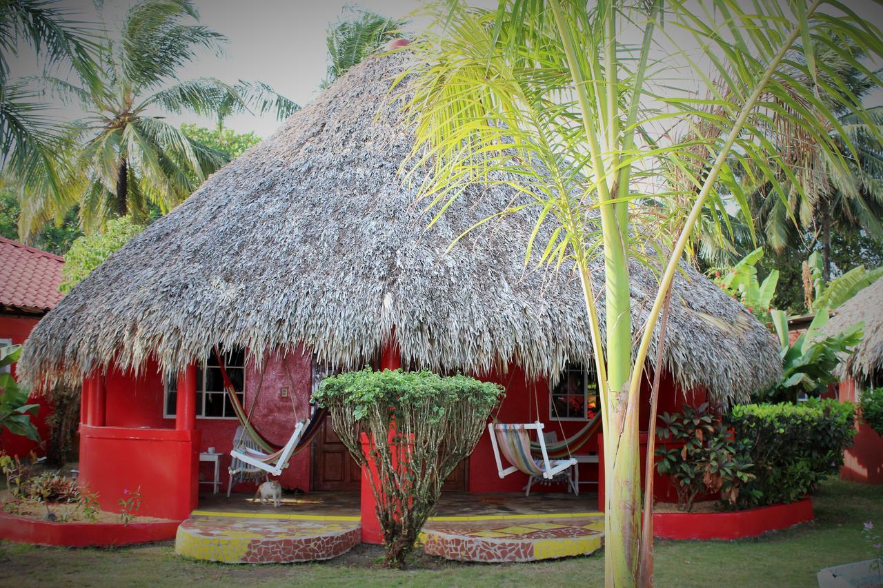 Paraiso Beach Hotel Brig Bay Ngoại thất bức ảnh